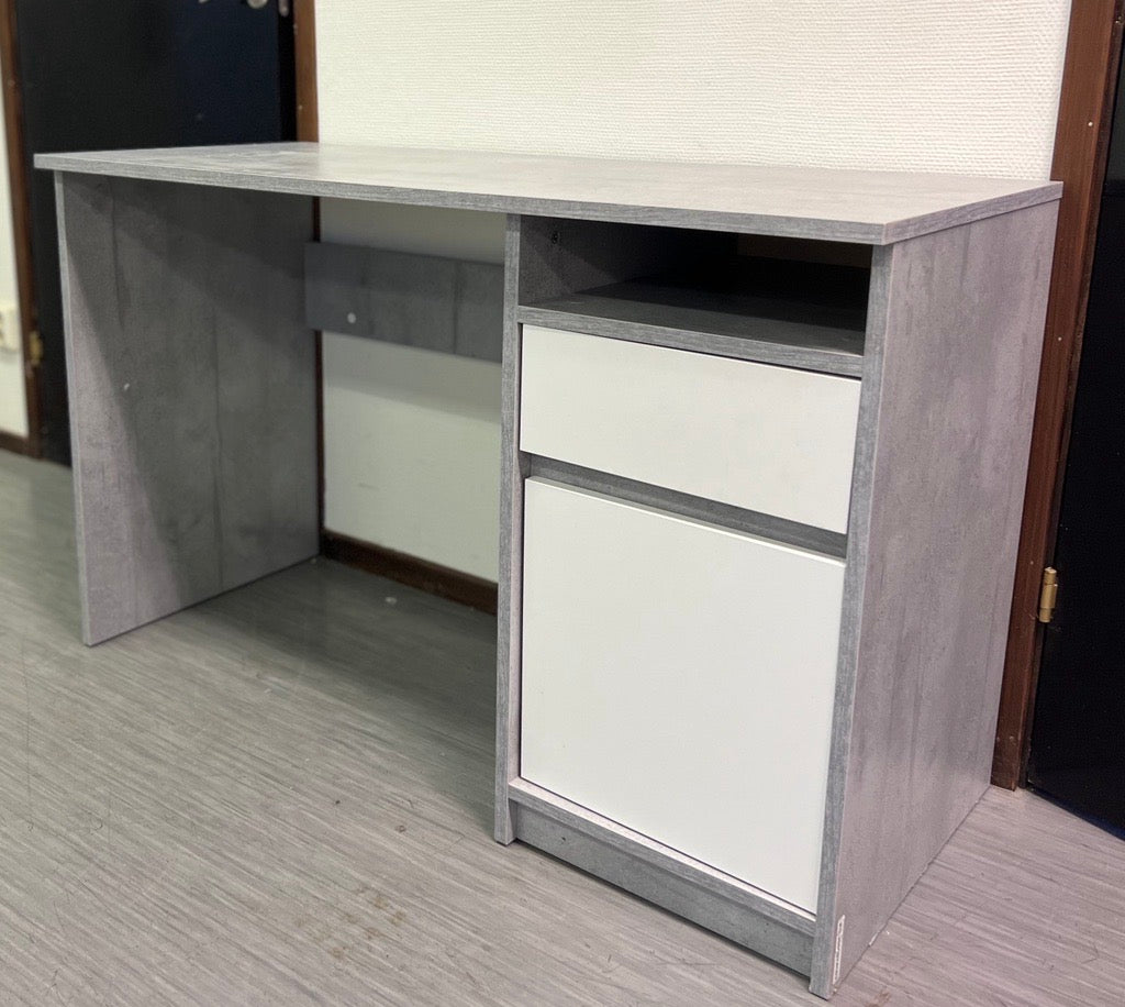 Skrivbord “Billund” från Jysk