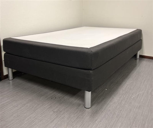 120 cm säng med madrass